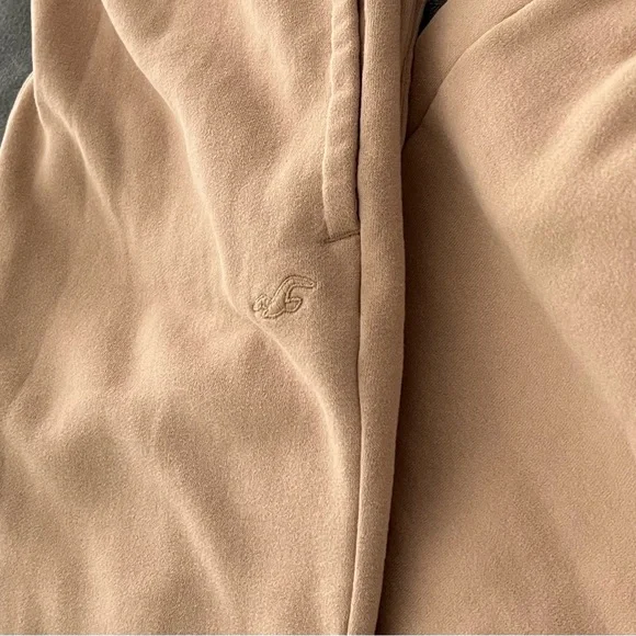 Hollister Ultra High Rise Fleece Jogger - Picture 4 of 4